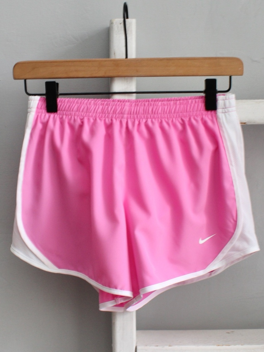 Nike Dri-FIT Tempo Running Athletic Shorts Pink & White Girls Size Large